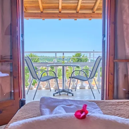 Olga 3* Agios Stefanos Avliotes (Corfu)